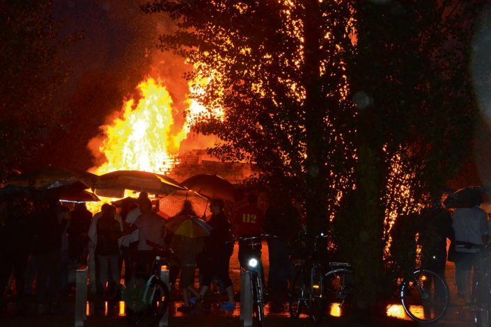 Hallbergmoos-Sonnwendfeuer-FF-01