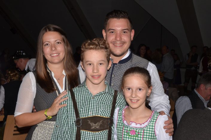 hallbergmoos-mooskurier-22-2019-weinfest20