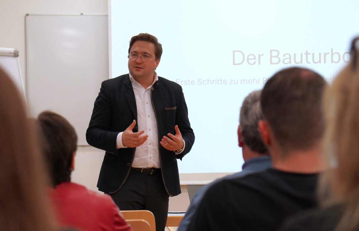 Diskussionsabend zum Thema Eigenheim für junge Menschen in Hallbergmoos mit Christian Moser und der JU Hallbergmoos